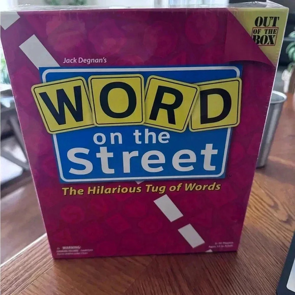 Word on the Street Party Case Word Game hilarious Tug of Words 2-10 Players - Picture 4 of 5